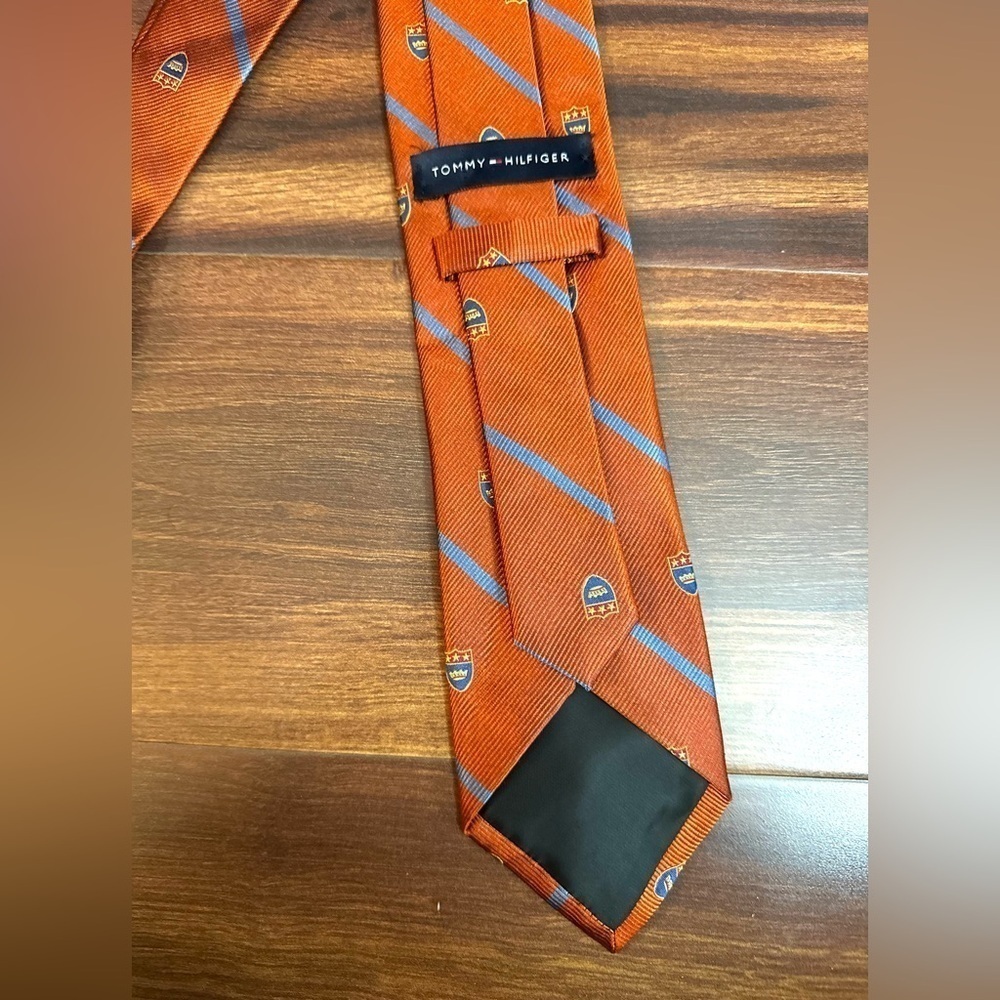 TOMMY HILFIGER 100% Silk Copper University Style Necktie - Picture 3 of 10